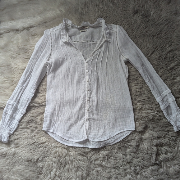 EUC Faherty Willa Top in White - Picture 4 of 16